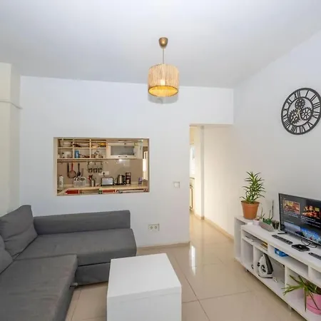 Shiny Teeny-tiny Family Flat